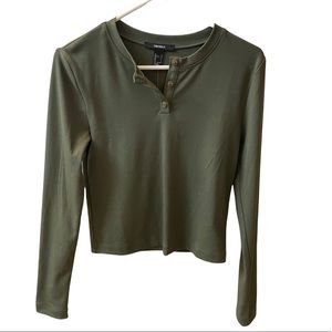 NWT Forever 21 olive green cropped button long sleeve shirt